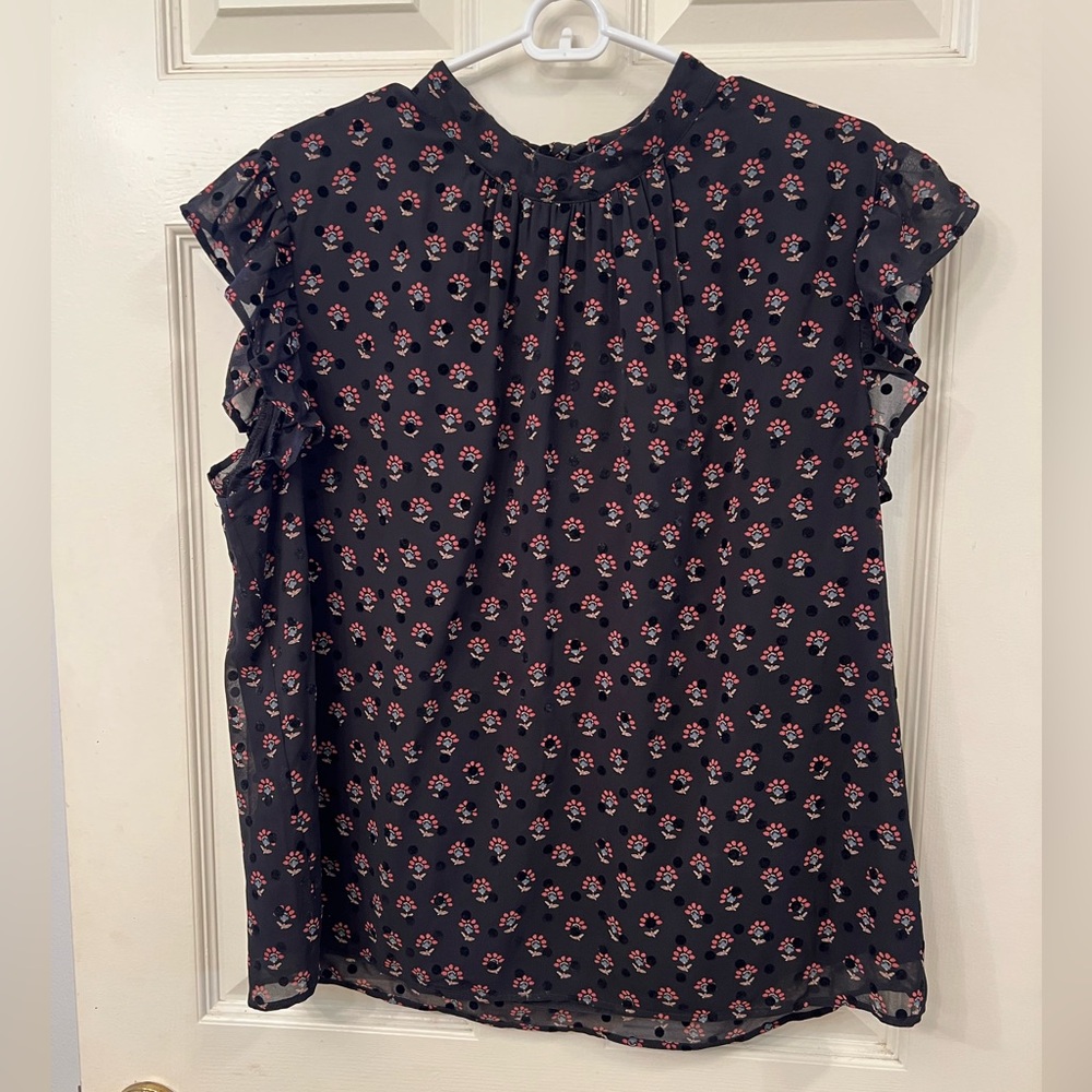 DR2 Black Floral Ruffle Sleeve Blouse